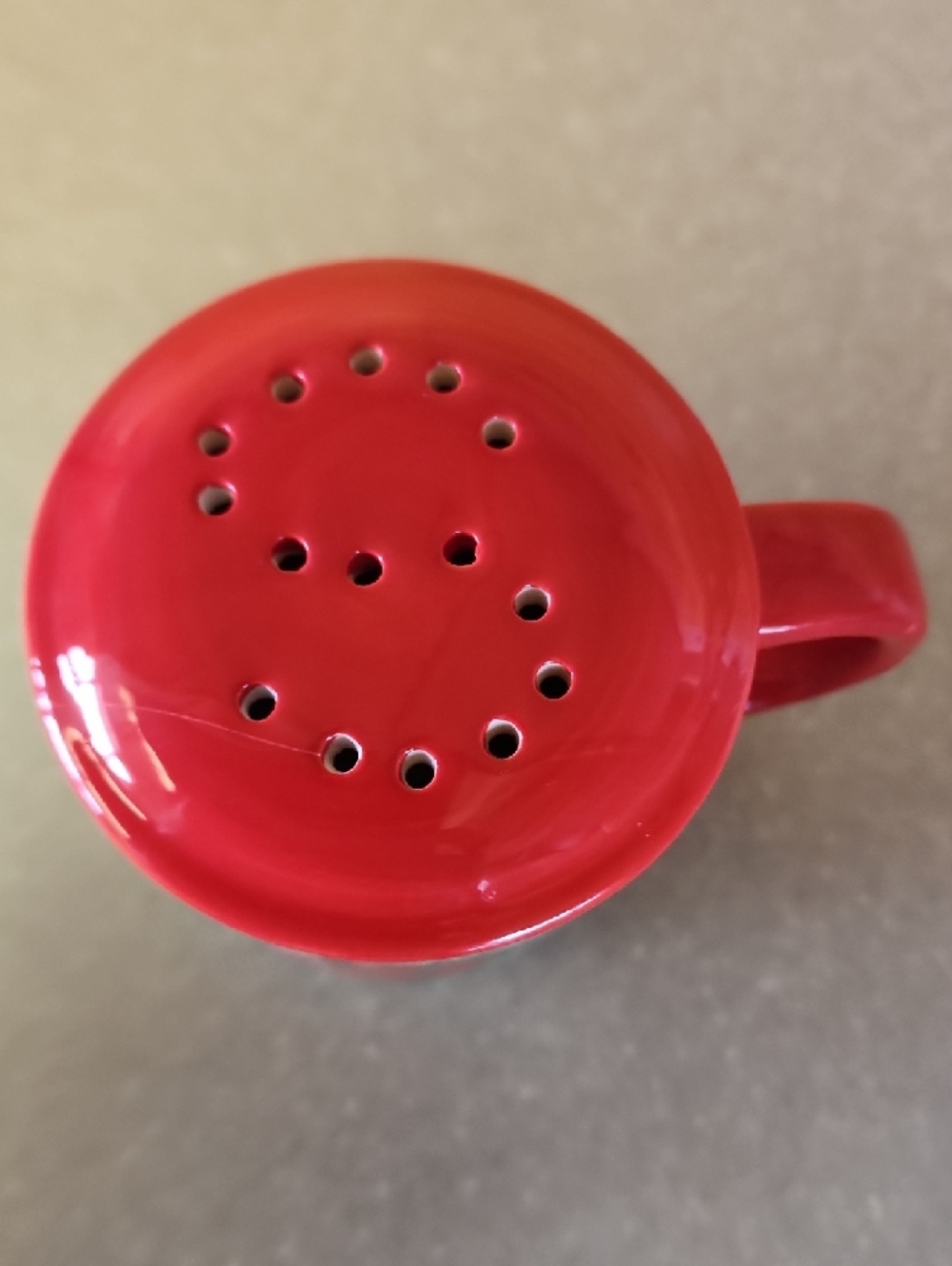 The Pioneer Woman, Ceramic Red Floral and Teal Pattern Salt & Pepper Shakers. - Picture 8 of 13